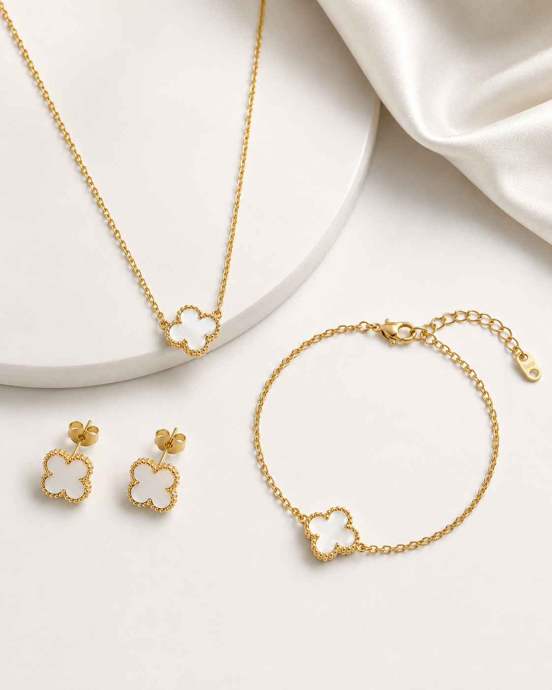 Cleef White Jewelry Set