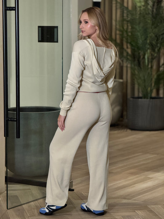 Cece Yvory/Red Knitted Sport Set